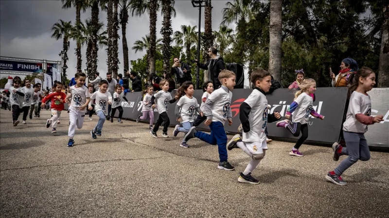 W ramach maratonu Runtalya w Antalyi zorganizowano bieg „Minik Adımlar”
